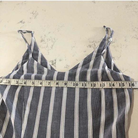 BELLE VERÉ sleeveless V-neck jumpsuit relax fit/stripe print minimalist - Picture 9 of 16